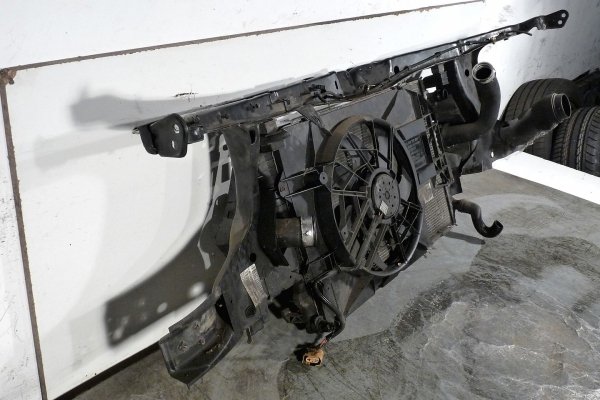 Pas przód chłodnice belka wentylator VW Transporter T5 2005 Bus