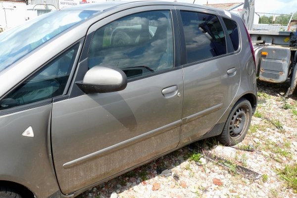 Zderzak tył Mitsubishi Colt VI Z30 2007 Hatchback 5-drzwi (Kod lakieru: A98)