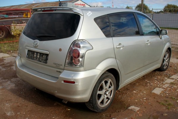 Toyota Corolla Verso 2006 2.2D-CAT 2AD-FHV Minivan [B]