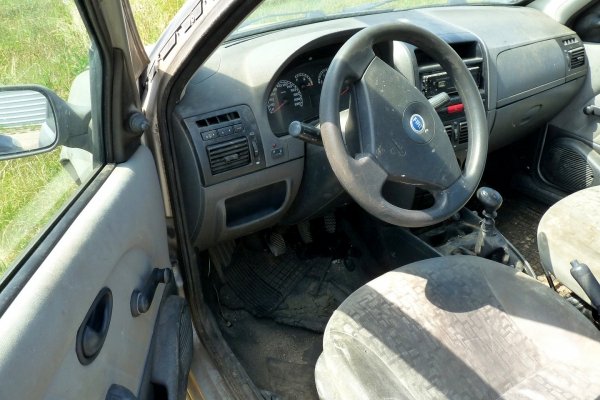 Fiat Albea 2006 1.4i Sedan [B/]