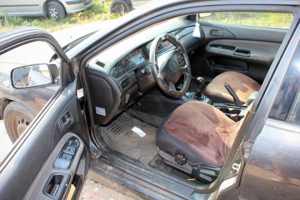 _Zderzak przód Mitsubishi Lancer CS0 2005 Sedan 