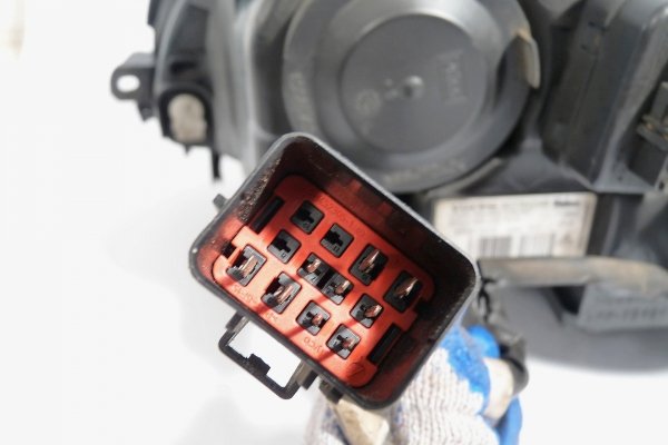 Reflektor prawy Volvo S60 / V70 2004-2009 (xenon)