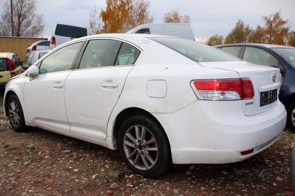 Toyota Avensis T27 2009 2.0D4D 1AD-FTV Sedan [A]