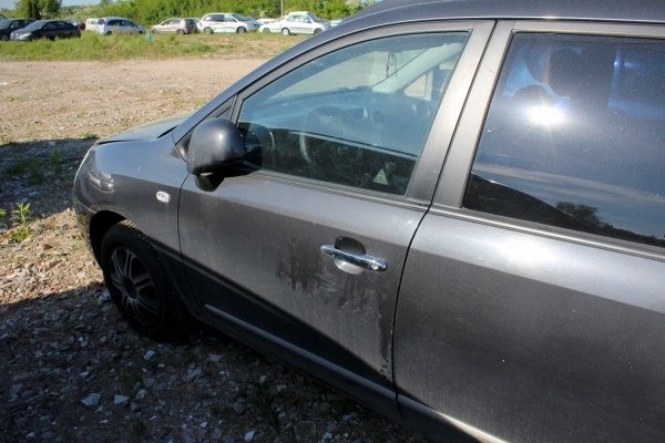 Szyba trójkątna tył prawa Kia Carens FG 2007 Minivan 