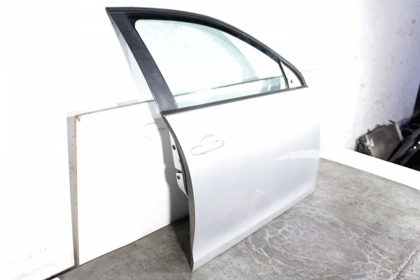 Drzwi przód prawe Volkswagen Golf V 1K 2007 Kombi (Kod lakieru: LA7W)