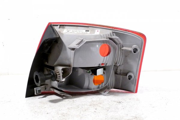 Lampa tył lewa Audi A4 B7 2004-2008 Kombi 