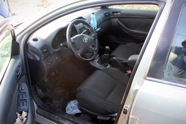 Maska Toyota Avensis T25 2004 1.8VVTI Sedan