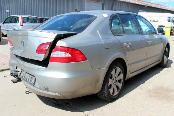 Szyba trójkątna drzwi tył prawa Skoda Superb 3T 2011 1.6TDI CAYC Liftback