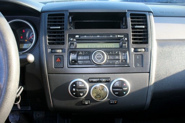 Szyba tył Nissan Tiida C11 2007 Sedan