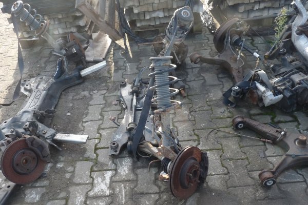 Półoś przód lewa Volvo S40 2006 2.0D D4204T Sedan 