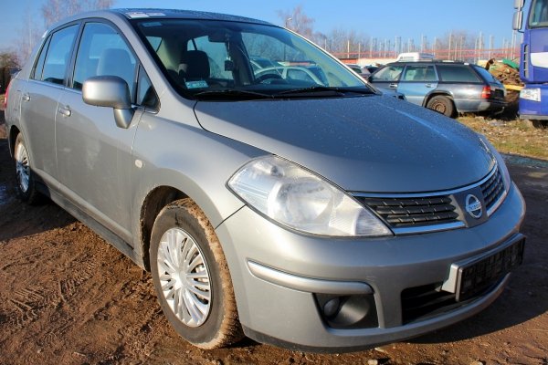 Kanapa Nissan Tiida C11 2007 Sedan