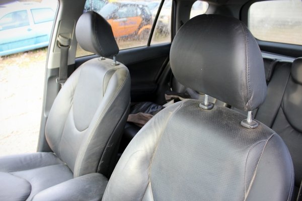 Toyota Rav4 III XA3 2006 2.2D-CAT 2AD-FHV Suv 5-drzwi [A]