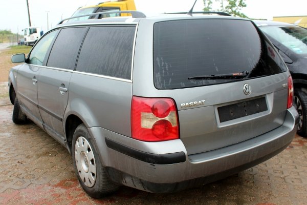 Drzwi tył lewe VW Passat B5 Lift Kombi (kod lakieru: LD7W)