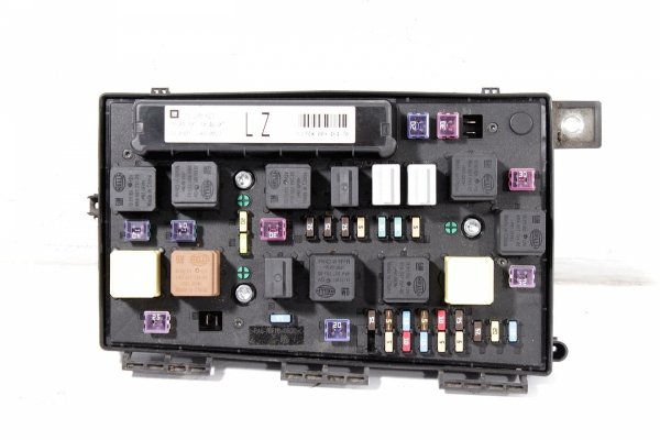 Puszka moduł bezpieczników Opel Astra H 2010 1.3CTDI Z13DTH