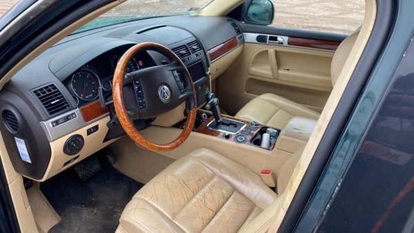 Błotnik przód prawy VW Touareg 7L 2005 