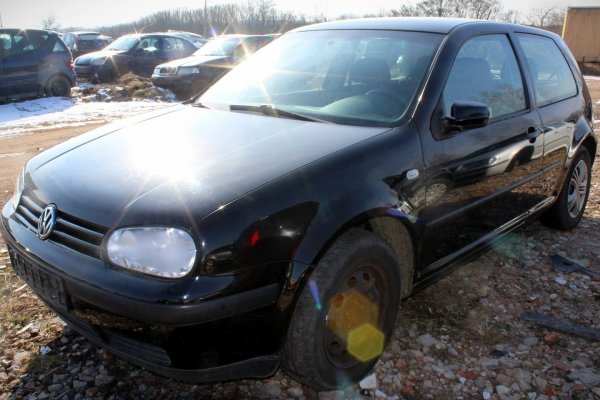 Błotnik przód lewy VW Golf IV 1J 2002 Hatchback 3-drzwi (kod lakieru: L041)