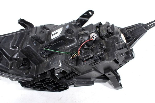 Reflektor prawy Nissan Qashqai J11 2013-
