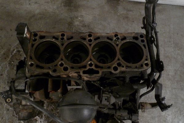 Dół Blok silnika VW Golf IV 1J 2003 1.9TDI ATD 