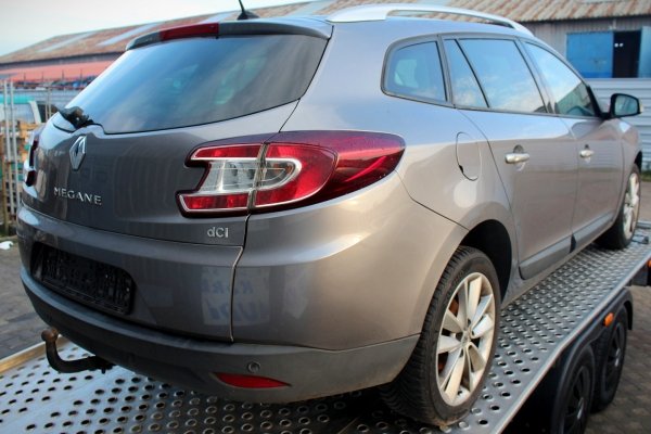 Maska Renault Megane III 2009  (2008-2012) Kombi (TEKNG)