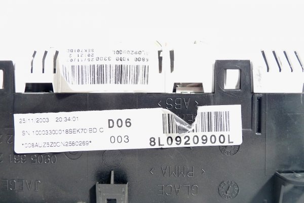 Licznik zegary Audi A3 8L 2002 1.6i BFQ Hatchback 5-drzwi