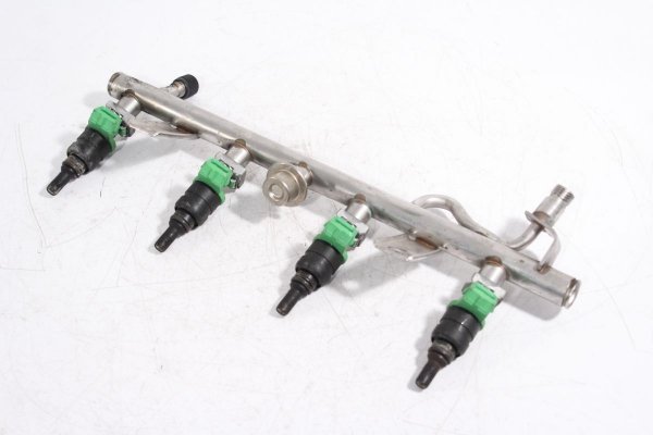 Listwa wtryskowa Mercedes C-klasa W203 2006 1.8i Kompressor