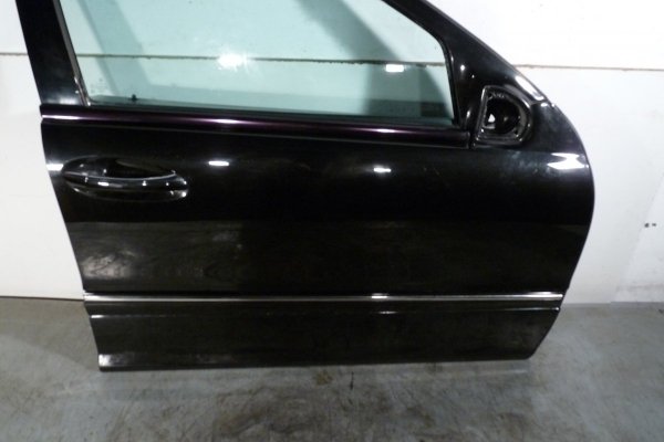 _Drzwi przód prawe Mercedes C-klasa W203 Lift 2004 Sedan (kod lakieru: 197)