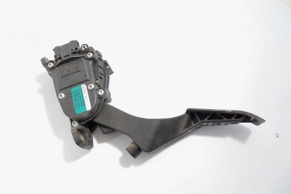 Pedał potencjometr gazu VW Transporter T5 2008 2.0i AXA Bus 