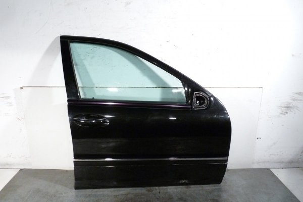 _Drzwi przód prawe Mercedes C-klasa W203 Lift 2004 Sedan (kod lakieru: 197)