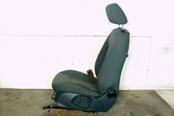 _Fotel lewy kierowcy Ford Fiesta MK7 2009 Hatchback 3-drzwi