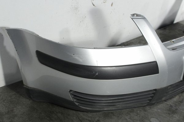 _Zderzak przód VW Passat B5 Lift 2003 (kod lakieru: LA7W)