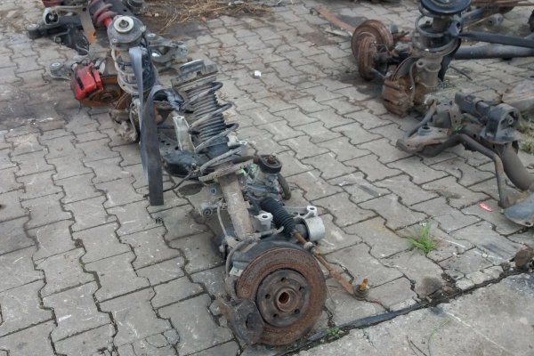 Zwrotnica przód lewa VW Polo 9N 2003 1.4 BBZ Hatchback 3-drzwi