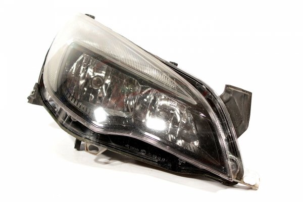 Reflektor prawy Opel Astra J 2011 Kombi