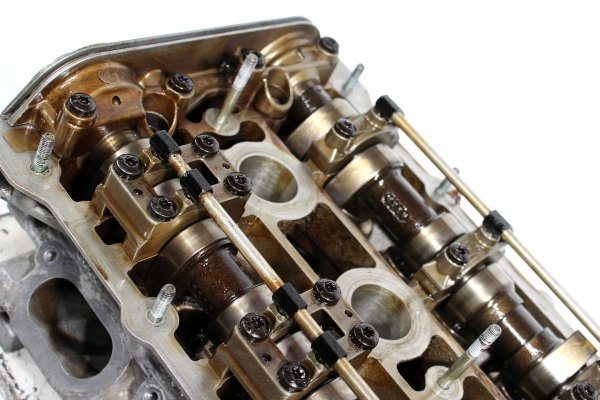 Głowica lewa VW Passat B5 1996-2005 2.8 V6 ACK