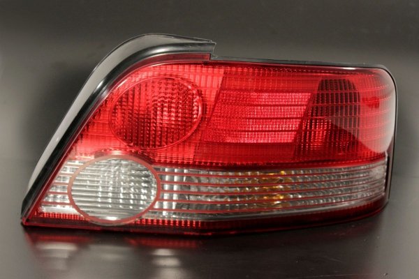 Lampa tył prawa Mitsubishi Galant EA0 2000 Sedan