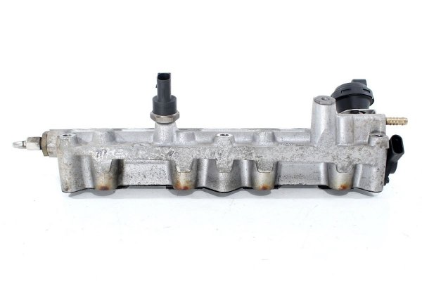 _Listwa wtryskowa VW Golf V 1K 2003-2008 1.6FSI