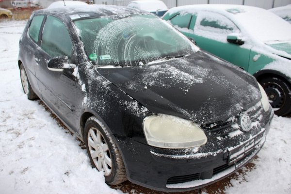 Silniczek wycieraczki tył VW Golf V 1K Hatchback 3-drzwi