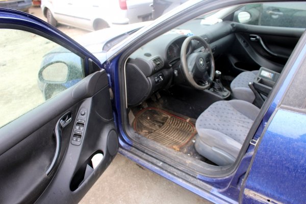 Seat Leon I 2005 1.6i BZB Hatchback 5-drzwi