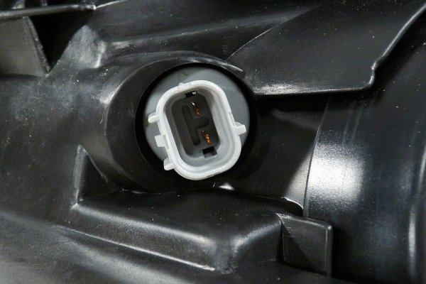 _Reflektor prawy lampa przednia Toyota Avensis T25 2003-2005