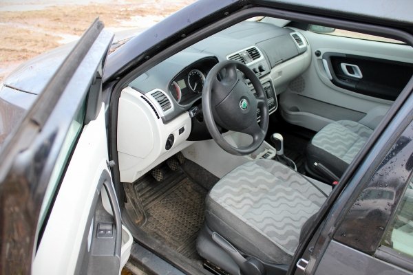 Drzwi przód prawe Skoda Roomster 5J 2007 (2006-2010) (kod lakieru: LF8J)