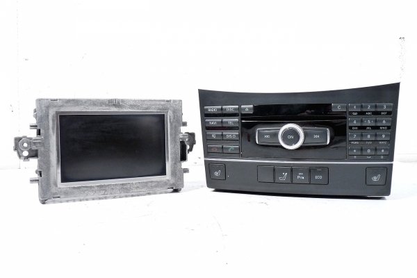 Radio + wyświetlacz Mercedes E-klasa W212 2011 Kombi 