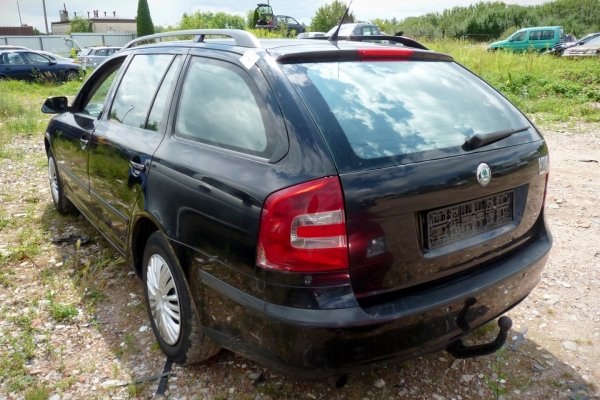 Szyba karoseryjna lewa Skoda Octavia II 1Z 2005 Kombi 