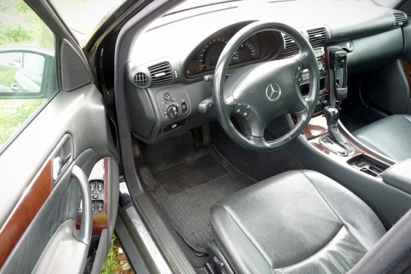 _Lampa tył lewa Mercedes C-Klasa W203 2002 Kombi 