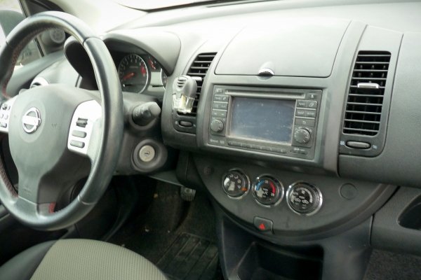 _Błotnik przód prawy Nissan Note E11 LIFT 2011 (2009-2012) Hatchback 5-drzwi (kod lakieru: 326) 