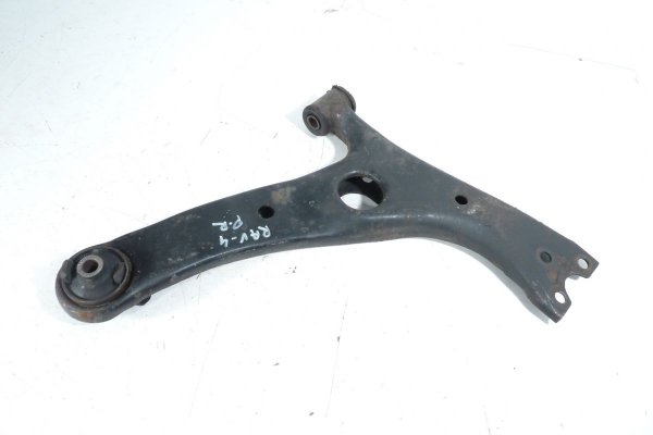 Wahacz dolny przód prawy Toyota Rav4 2003 2.0D4D 5D