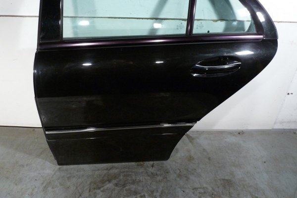 _Drzwi tył prawe Mercedes C-klasa W203 Lift 2004 Sedan (kod lakieru: 197)