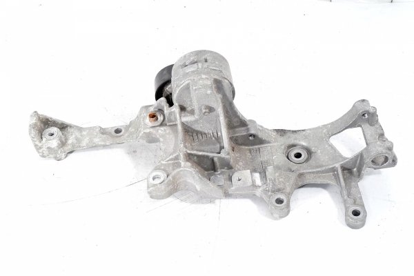 Łapa mocowanie alternatora Citroen C5 II 2009 2.2HDI 