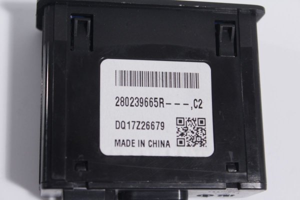 _Gniazdo AUX USB Renault Scenic IV 2018