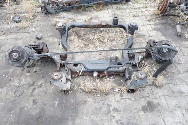 Zwrotnica przód prawa VW Transporter T5 2004 2.5TDI AXD 