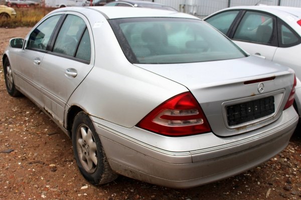 Szyba drzwi przód prawa Mercedes C-klasa W203 2000-2006 Sedan 