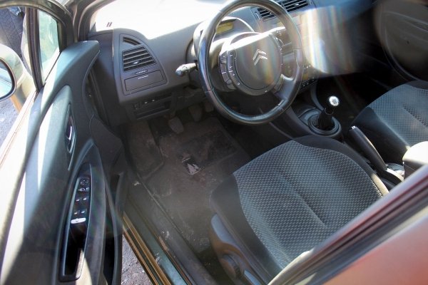 Błotnik Przód Lewy Citroen C4 2004 1.6HDI Hatchback 5-drzwi